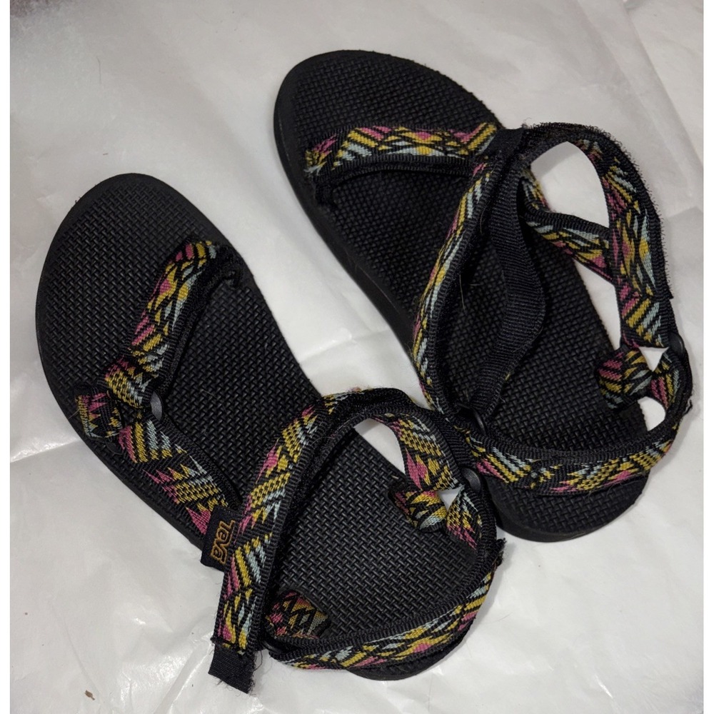 Teva Womens Original Universal Sandals Strap Boomerang Pink 9 Inch.